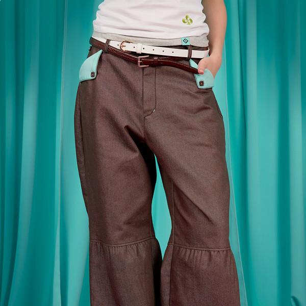 BUTTON VOLUME PANTS / brown