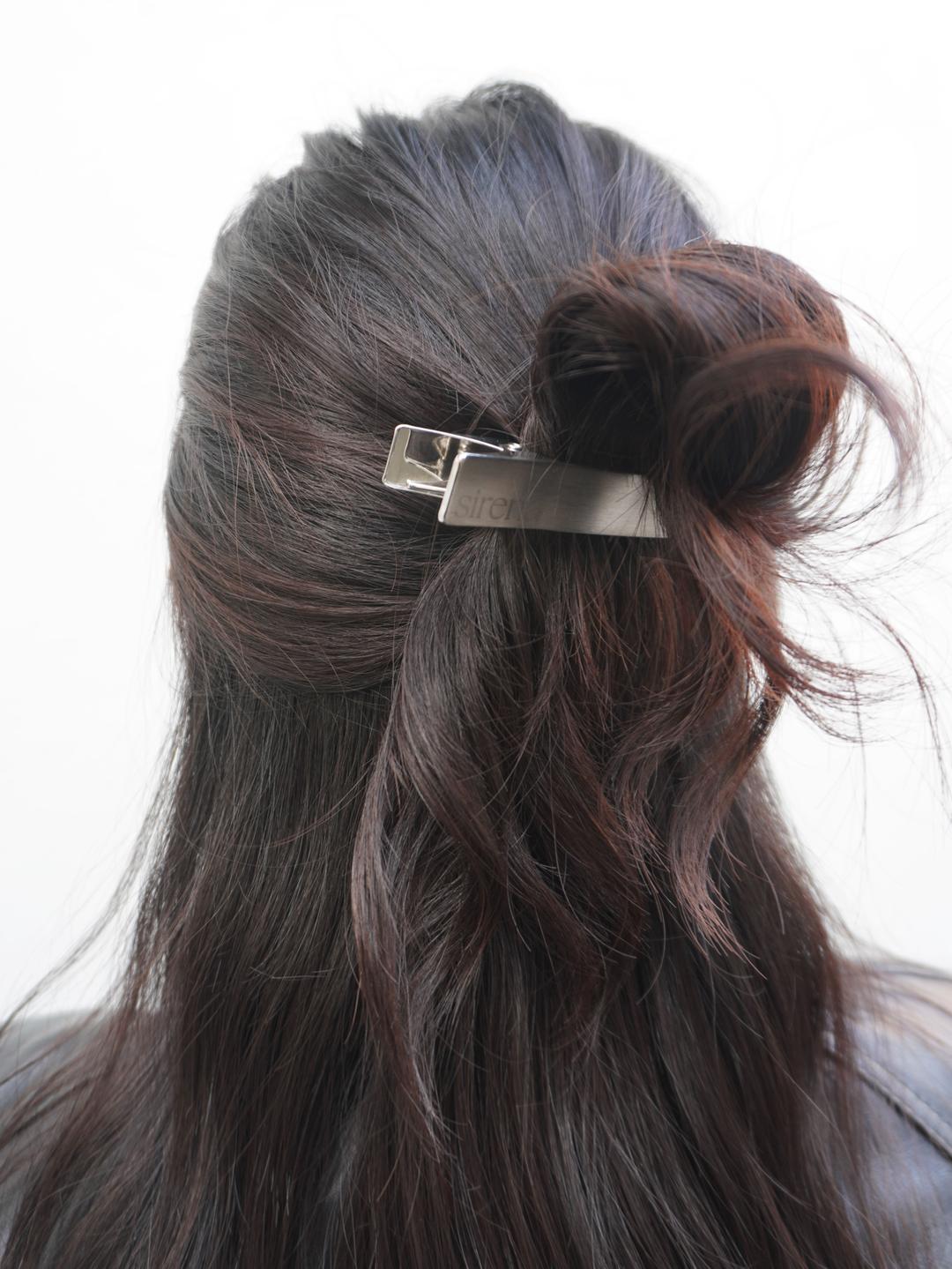 sirena logo hair pin