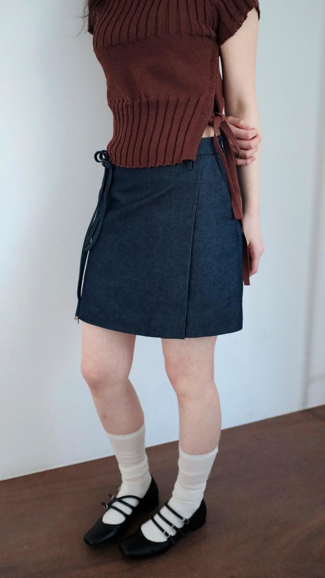 daisy slit mini skirt