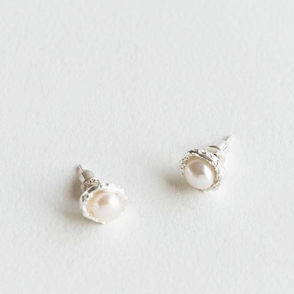 Nacre Pearl No.II Earring