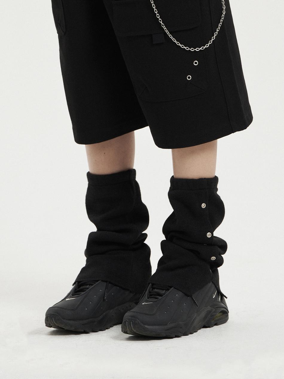 STUDDED LEG WARMER /  BLACK