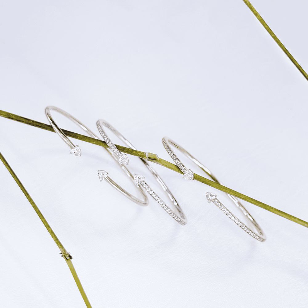 퀴르 하트 오픈 뱅글