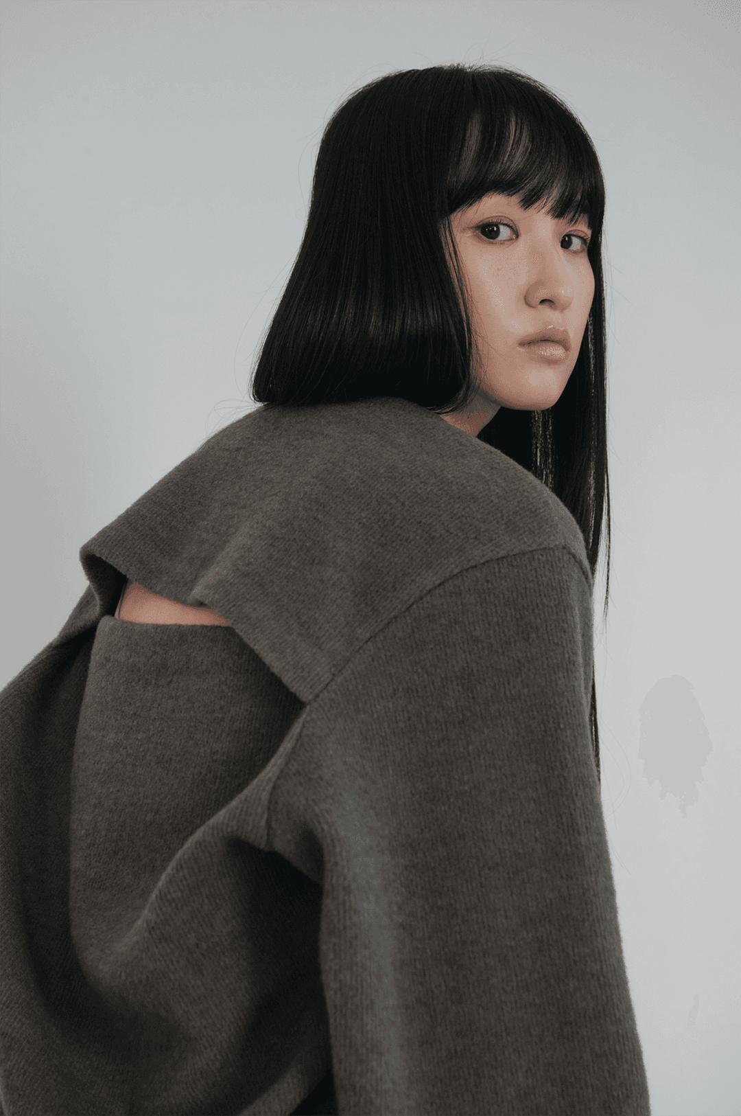 [리퍼브] Cozy V-neck Pullover (2colors)_Walnut