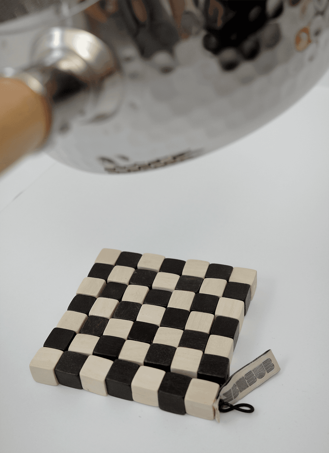 wooden trivet (chess)