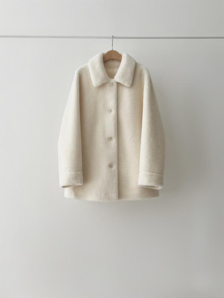 OUNCE 온스 캐롤 하프 무스탕 울 카라 싱글 크림 퍼 자켓