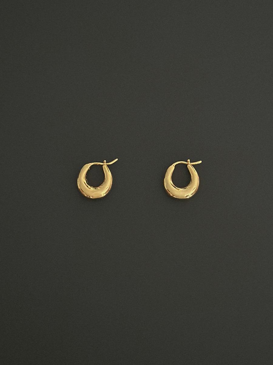 Day hoops earring