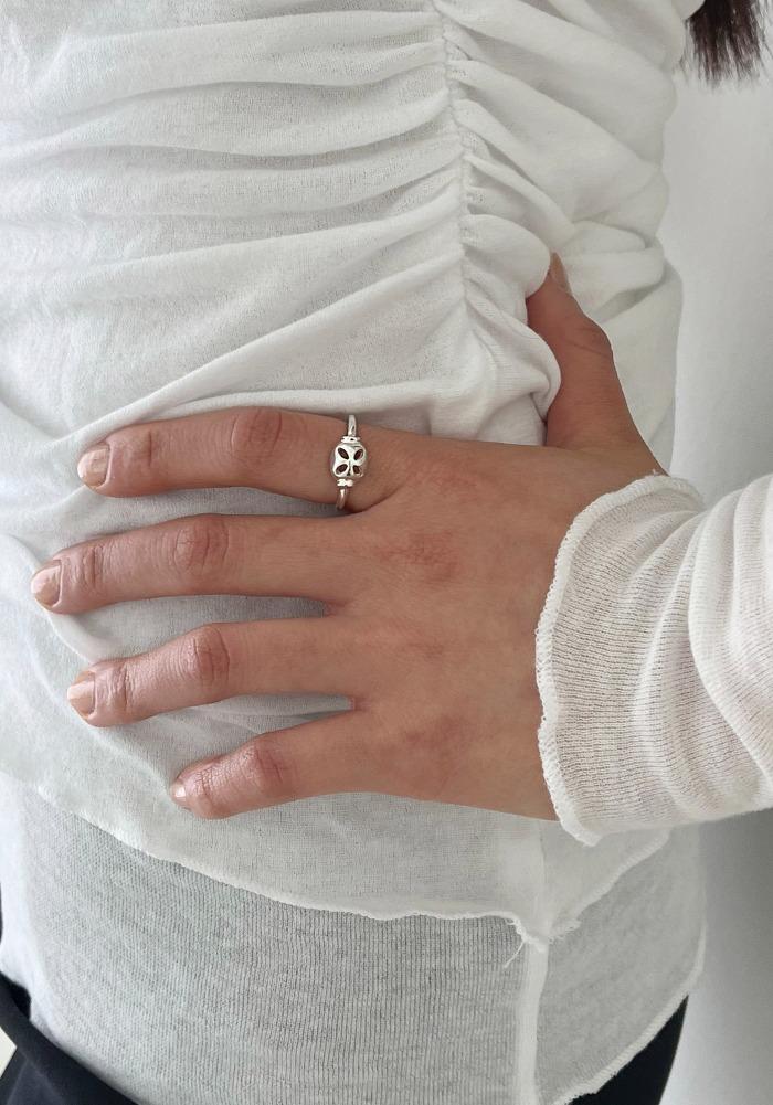 Smocking ball ring