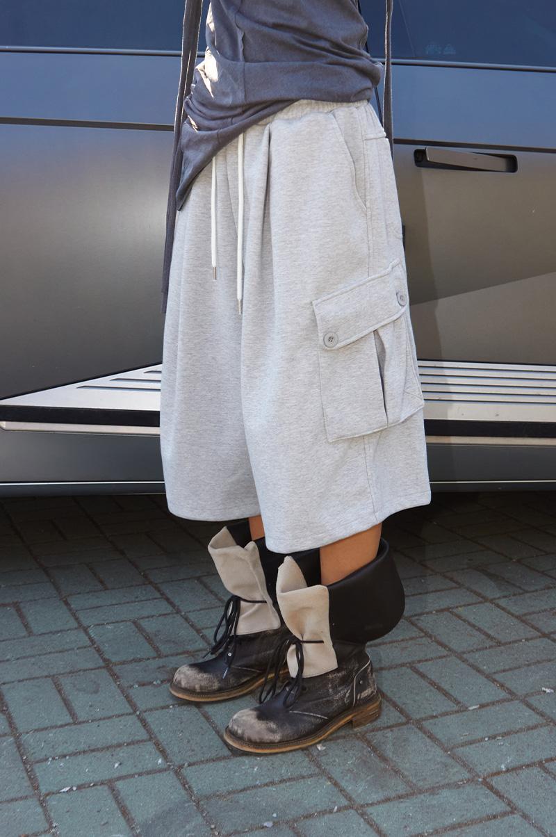 MOODY 3D CARGO BERMUDA SWEAT