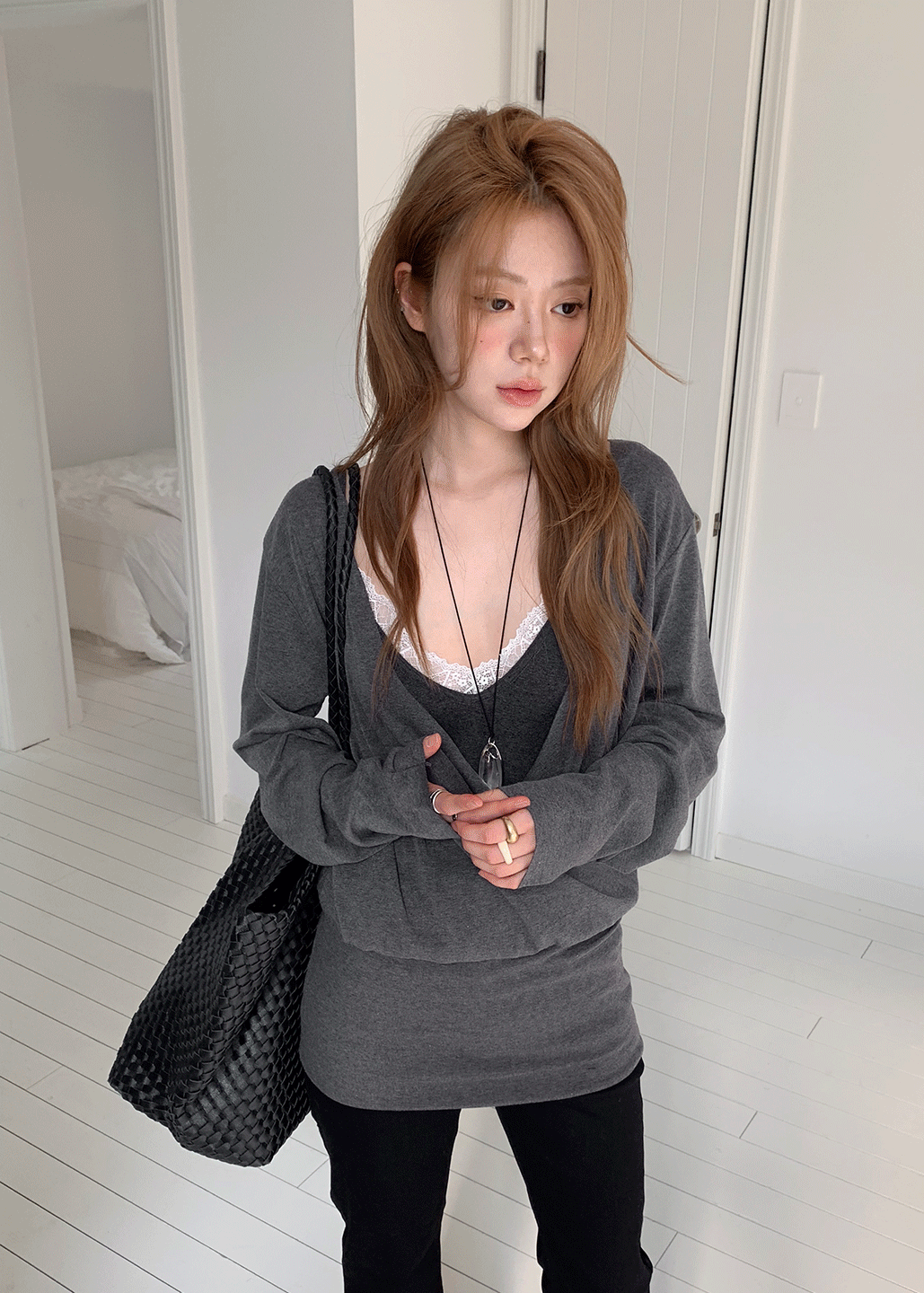 서울베이스드 LACE TRIMMING SLEEVELESS