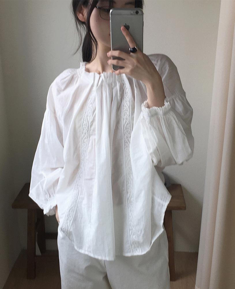 메이비베이비 Lissana Blouse (예약주문 9/9이후 순차발송)