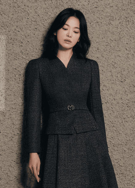 [시즌오프]벨티드 노카라 페플럼 자켓