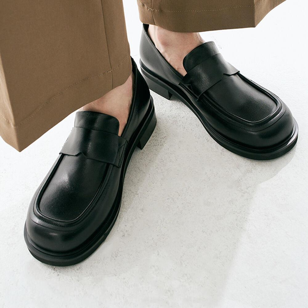 Slit Wide Loafer R23W001 (Black)