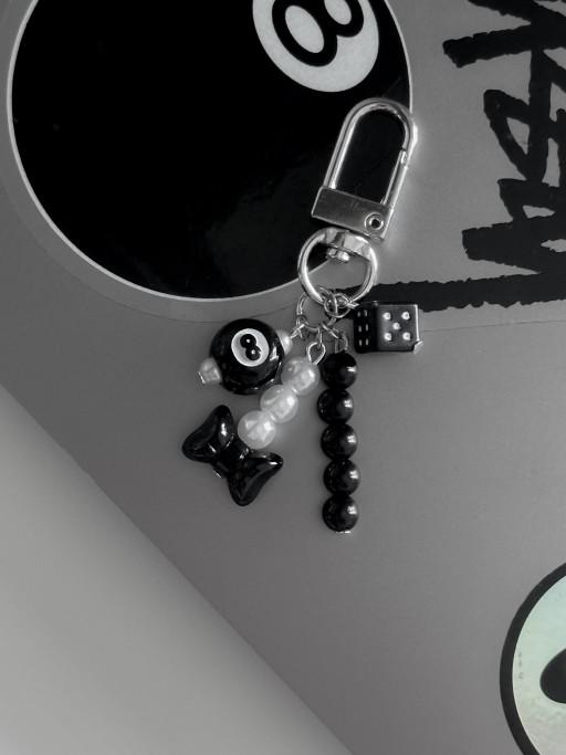 bold and black! 에잇볼 비즈 키링