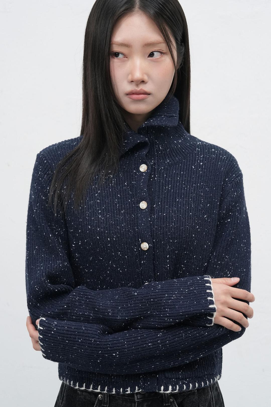 WOMAN 빈티지 스티치 하이넥 카라 가디건 [NAVY]