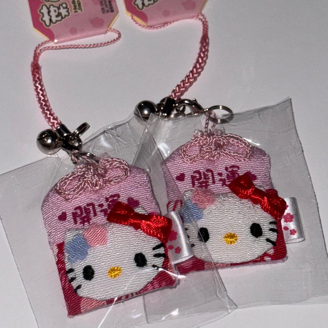 [망키야] 헬로키티 오마모리 부적 스트랩