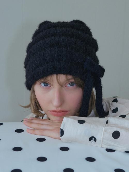 MELLOW BOW BEANIE IN BLACK