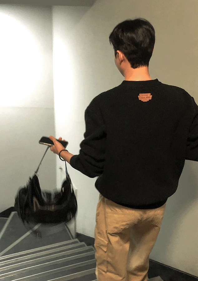 우드 패치 헨리넥 니트