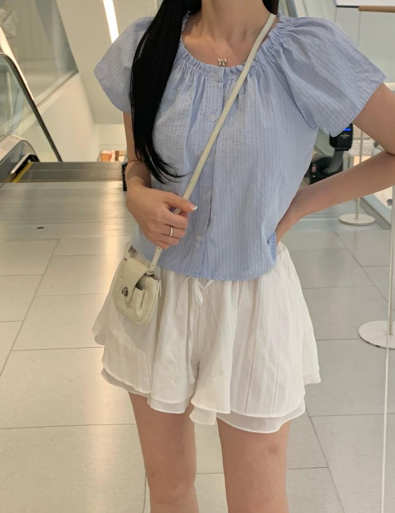 슬릭 시어서커 셔링 날개 블라우스