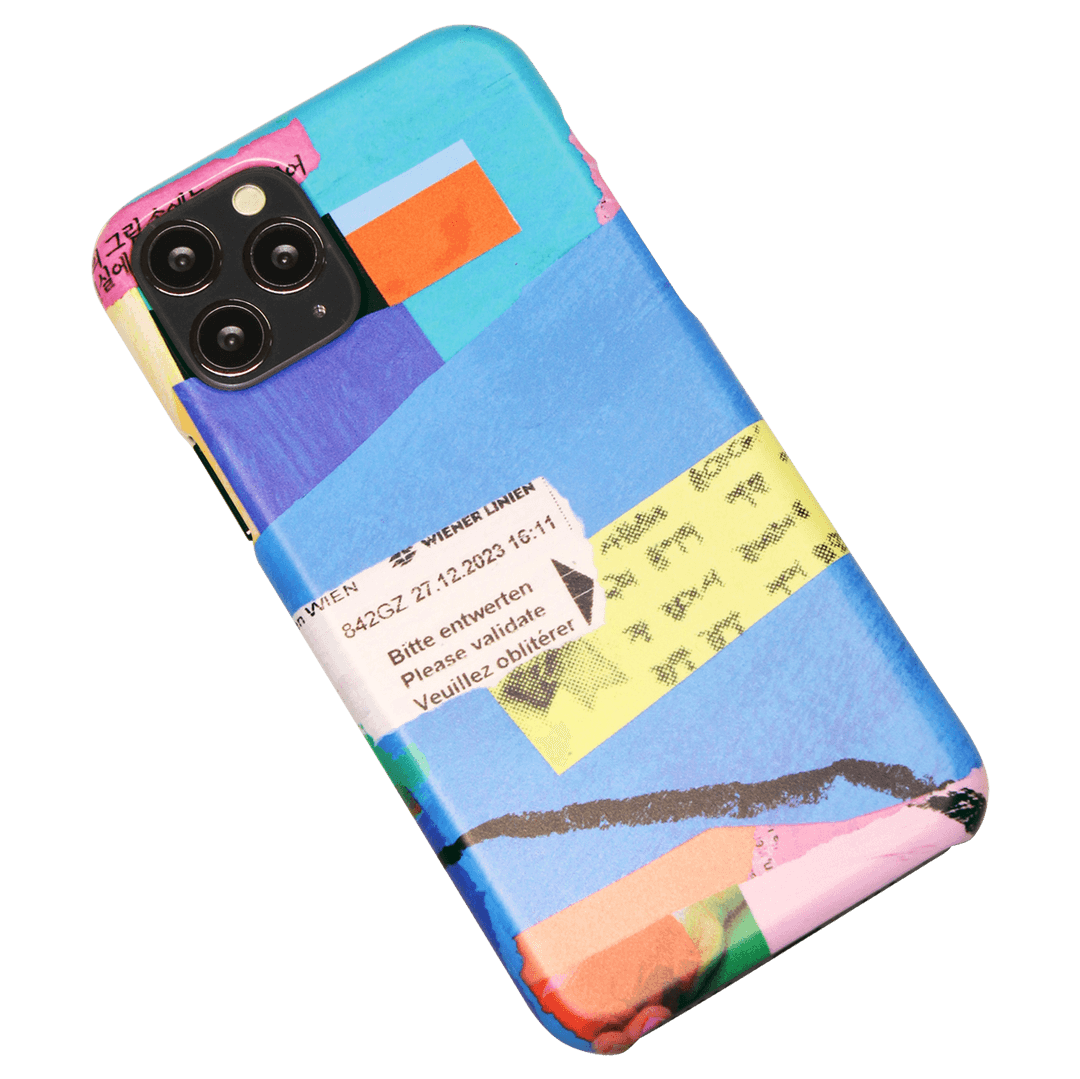 Nua's world phone case