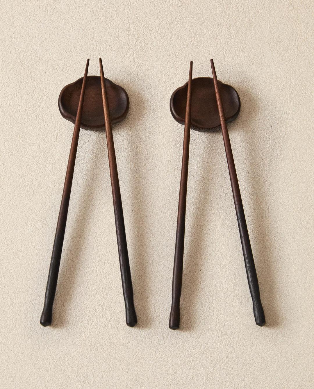 젓가락과 나무 받침대 세트(2개입)