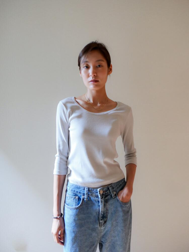 책갈피 sleeve t shirt