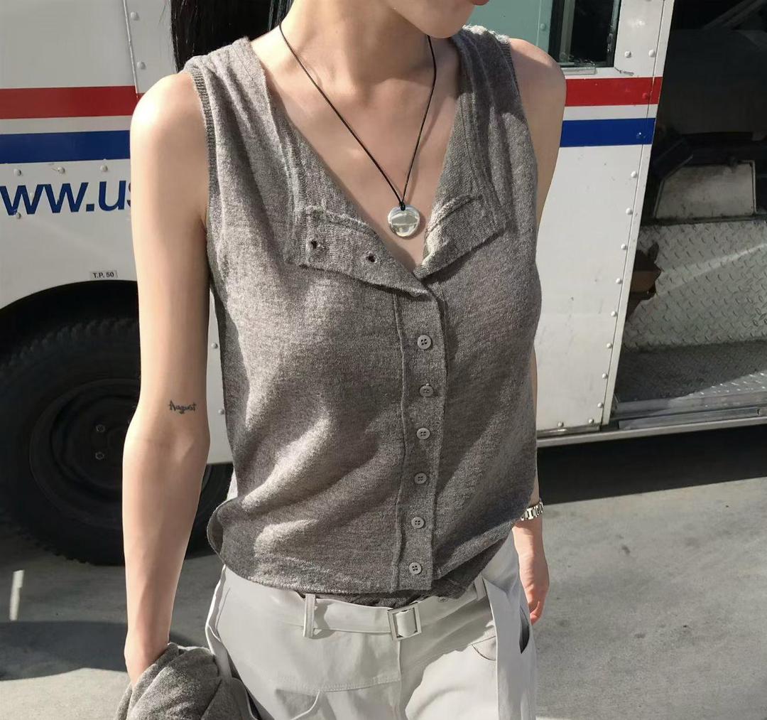 르아르디 피피 베스트 니트 26ss 버튼 니트나시)