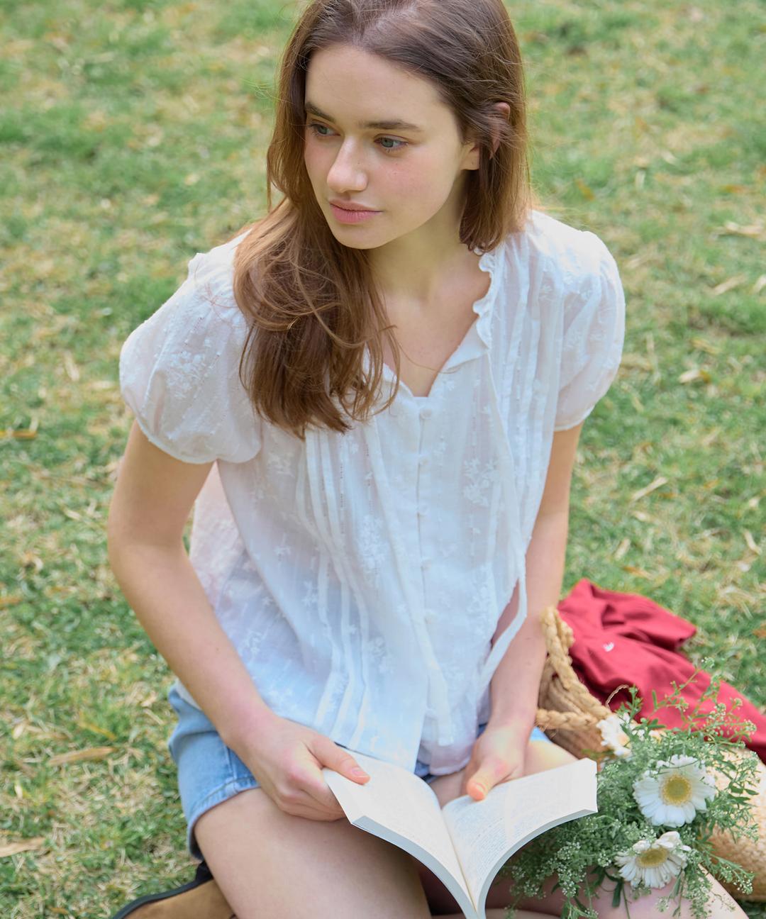 Soap High Neck Ribbon Blouse ( Ivory )