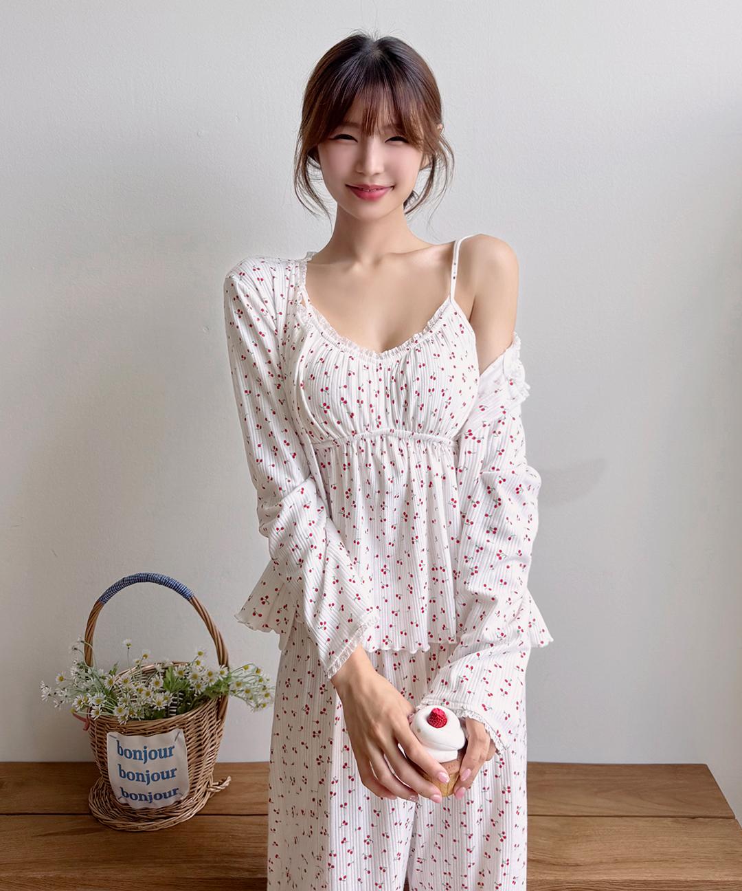 슬로우달링 [당일발송🚚] 체리 캡내장 3피스 민소매 가디건 간절기 잠옷 세트