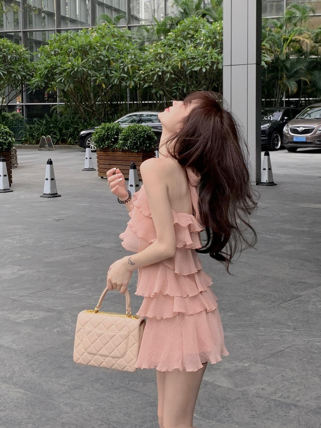 [당일출고] 프릴 홀터넥 쉬폰 미니 원피스 살랑핏 여리핏 천상여자 청순 러블리 페미닌 여친룩 데이트룩 소개팅룩 파티룩