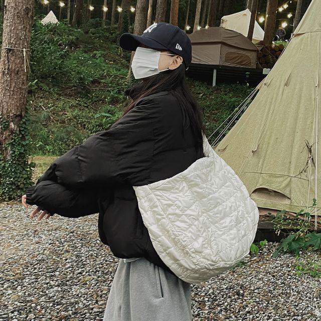 퀼팅백 구름백 빅 크로스 숄더 미니멀 누빔 패딩 퀄티드 제니 보부상 가방