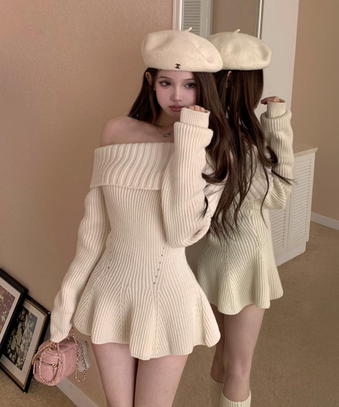 로스트체리 [청순여리💘/허리잘록핏] 엘라이자 오프숄더 플레어 슬림 롱 니트