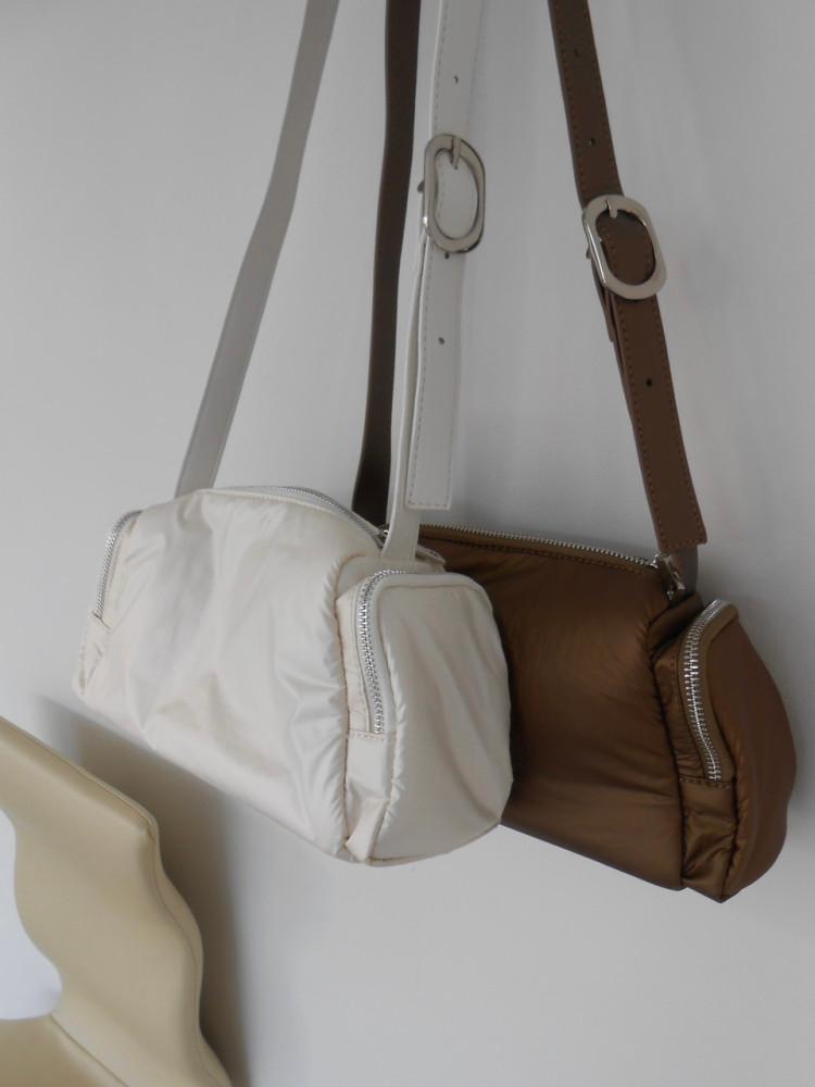 [시즈너블] 라운드밀키크로스백 2col