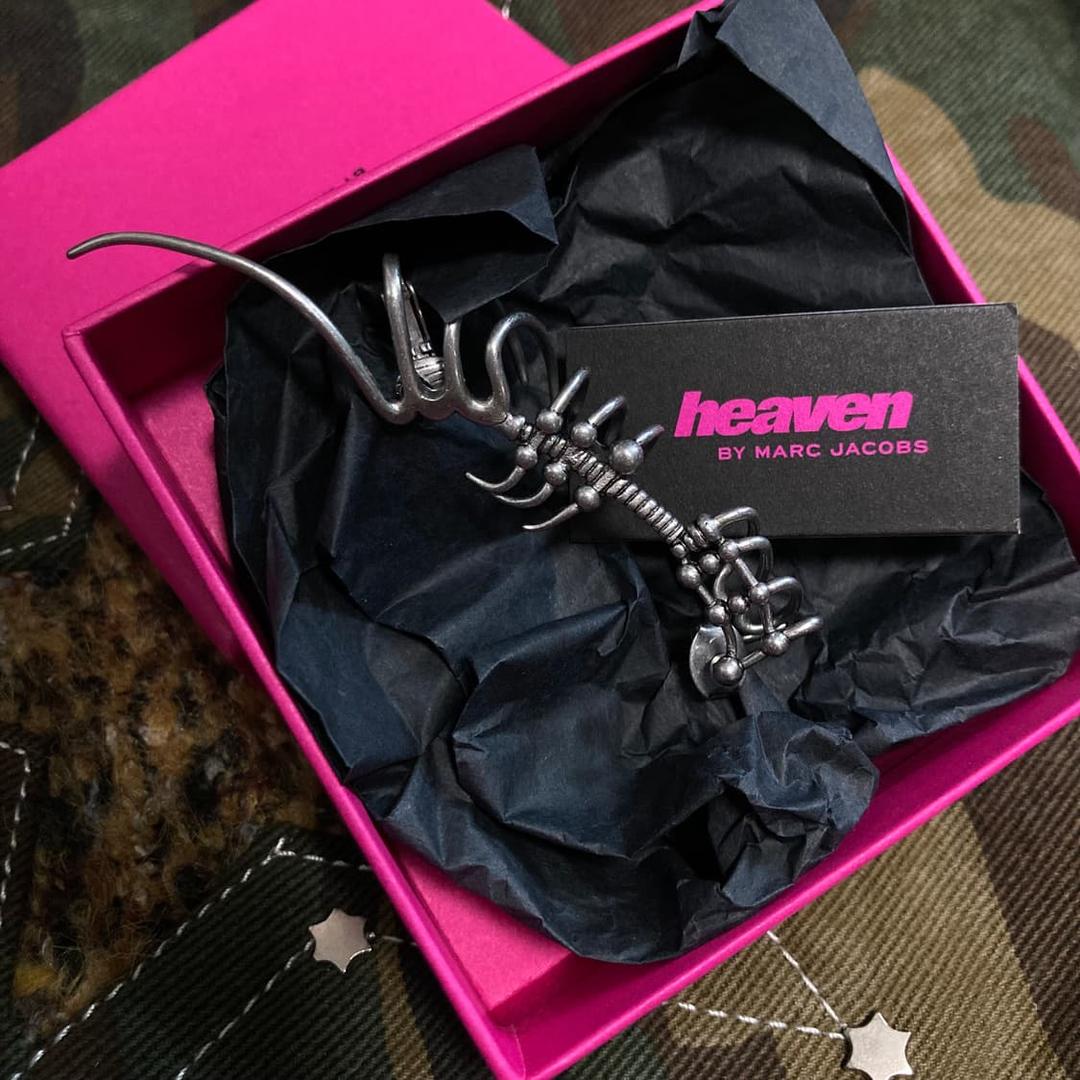 Heaven by marcjacobs 헤븐바이마크제이콥스 키코 이어커프 | 후루츠패밀리