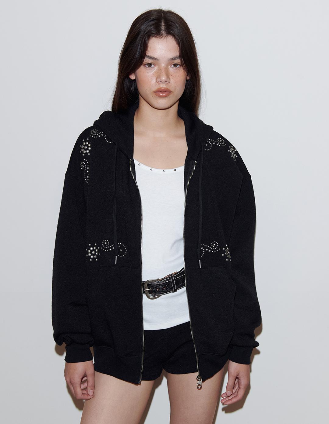 ORNAMENT STUDDED HOODIE_ONZI ADDITION, BLACK