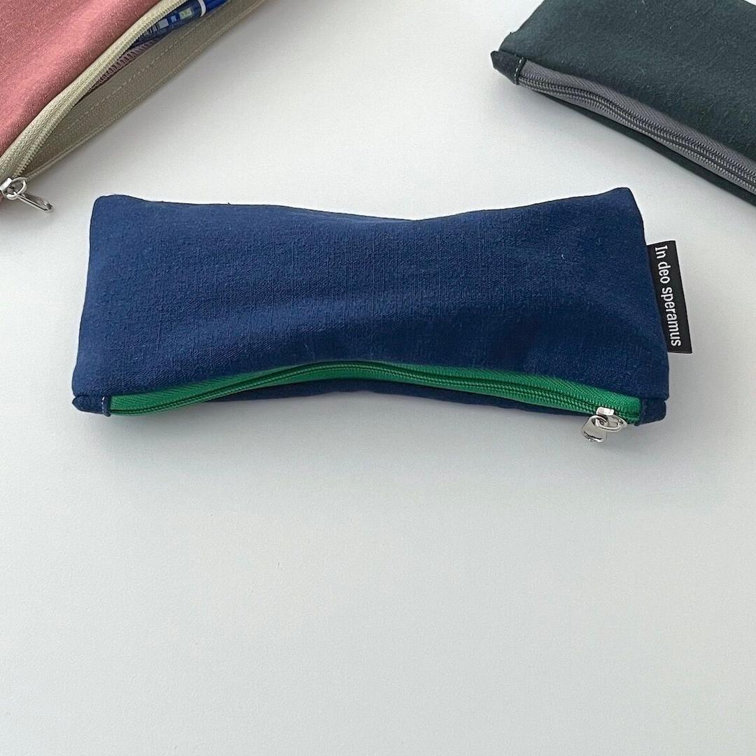 플레인 네이비 필통 (Plain navy pencil case)