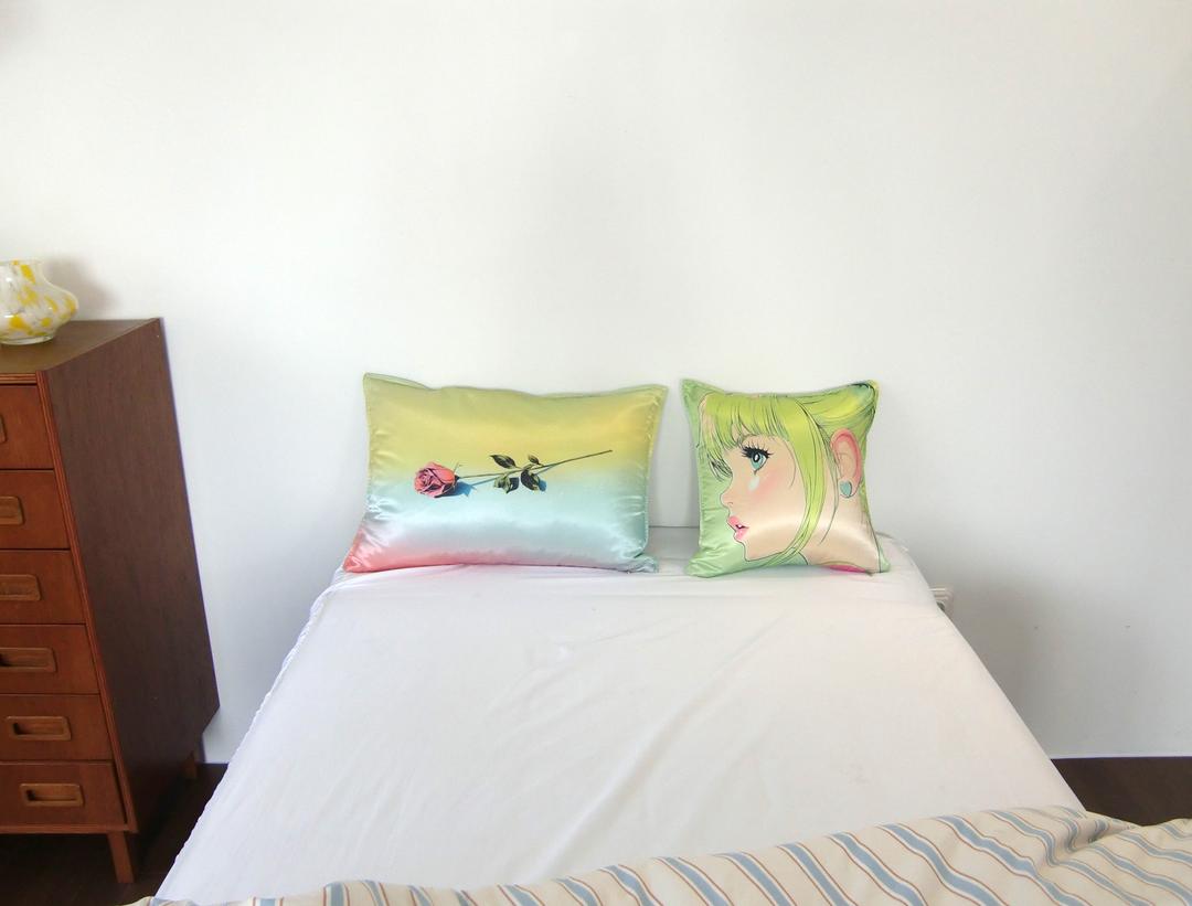 the girl cushion cover