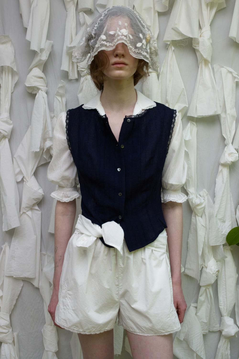 Via Boris button vest (Navy)