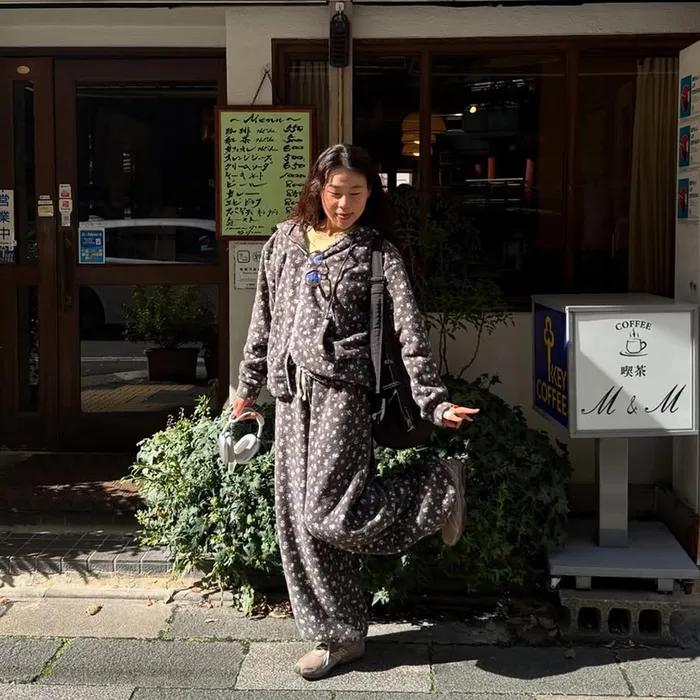 Mellow Flower Fleece Pants_Grey