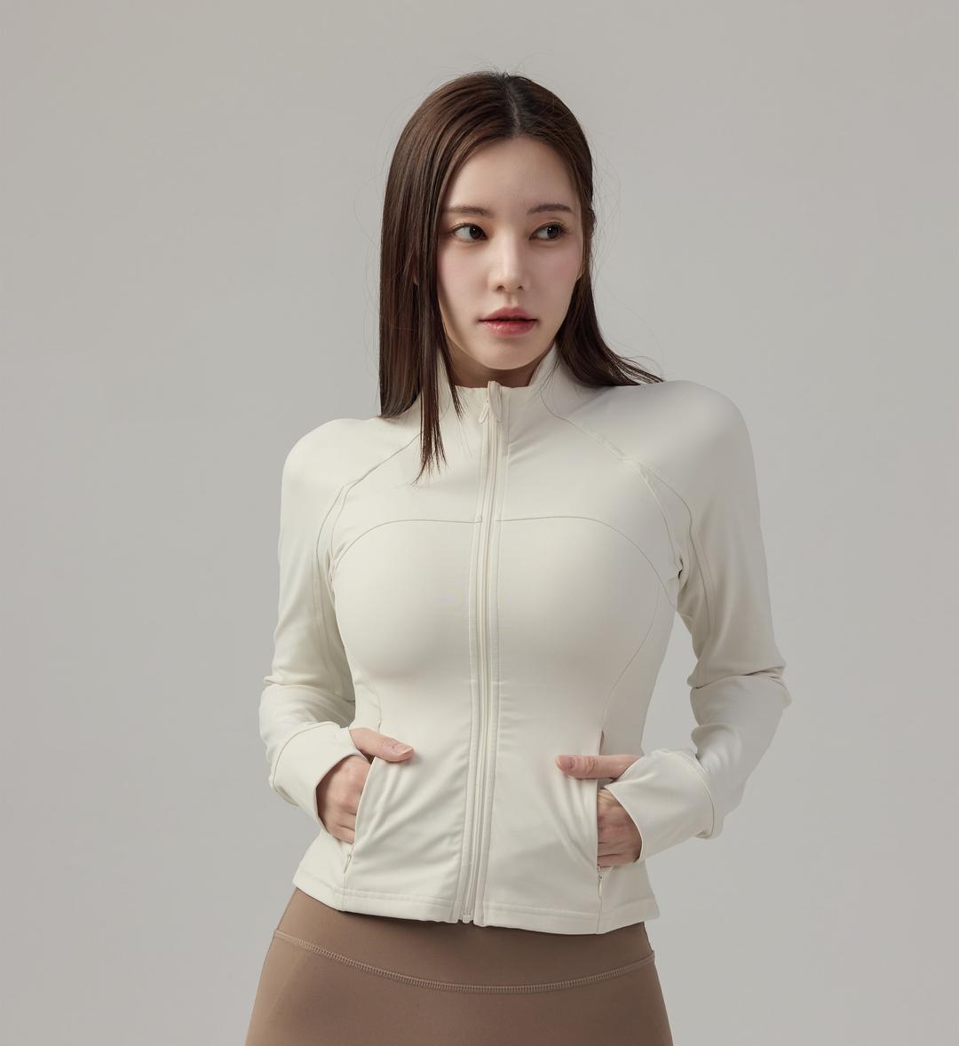 에센셜 슬림핏 집업