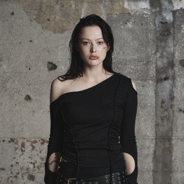 SHIRRING HOLE T_BLACK