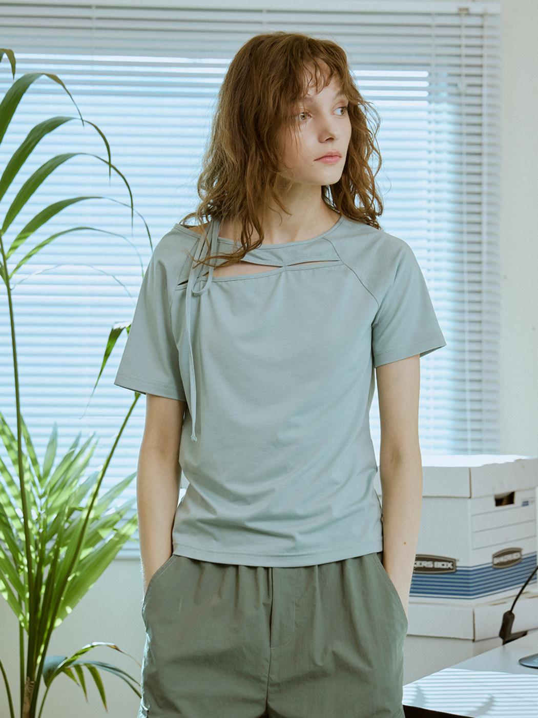 Front cutout crop t-shirt (2color)