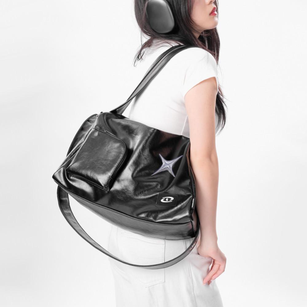 보부상가방 디자이너가방 실버 빅백 크로스백 구디즈월드 가방