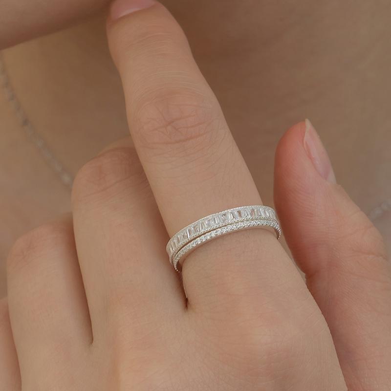 Ice Cubic Ring