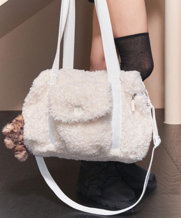 FLUFFY SNAP BOSTON BAG (CREAM)_F24ZE912