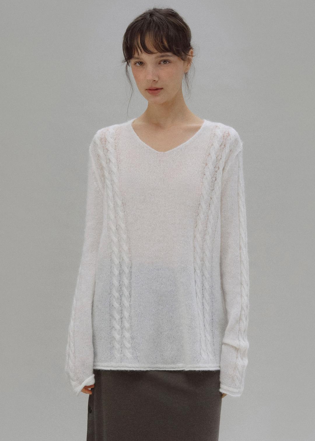 Deep v-neck cable knit (ivory)