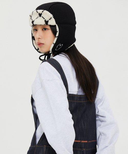 니트 덤블 모노그램 트래퍼 햇