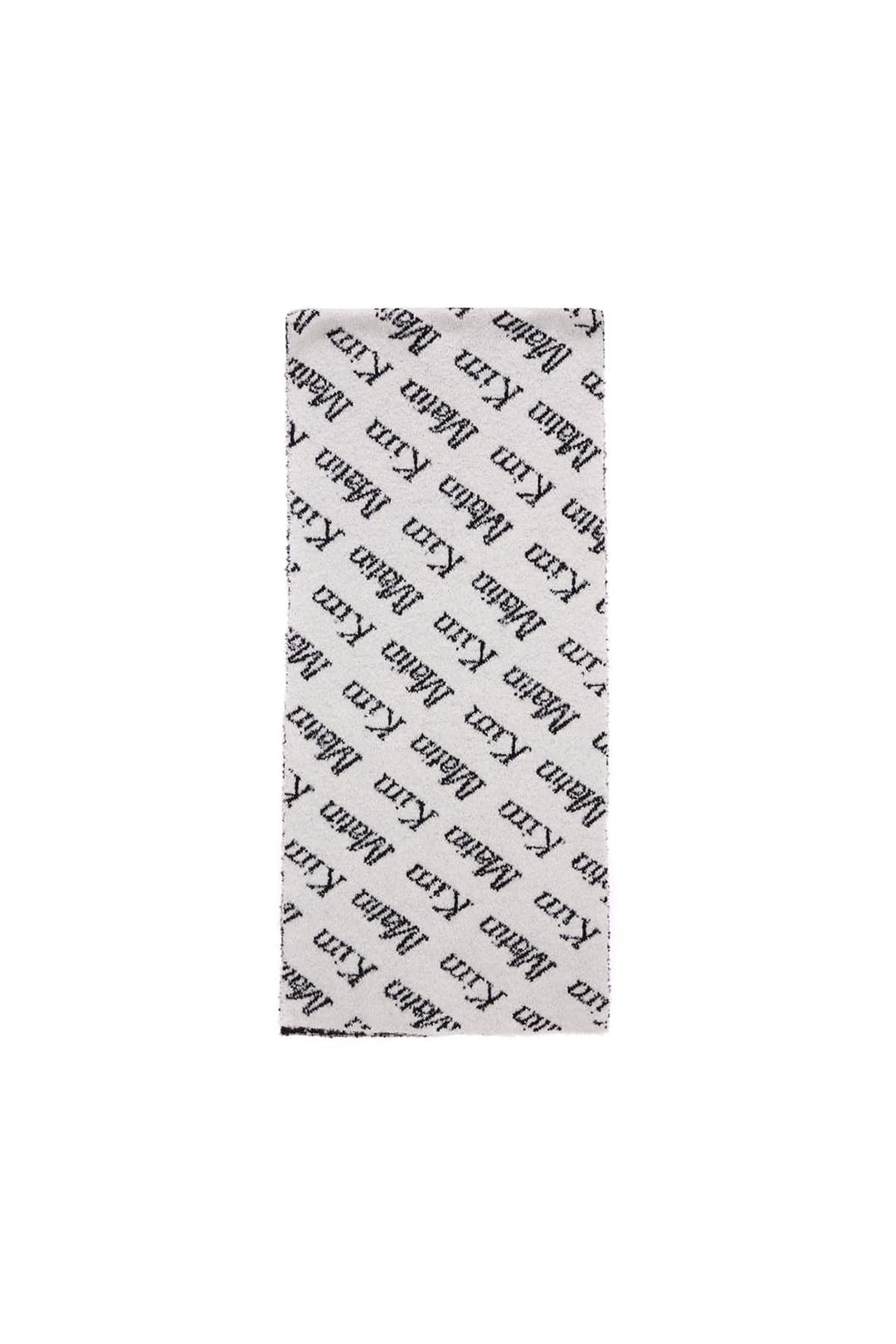 LETTERING KNIT MUFFLER IN IVORY