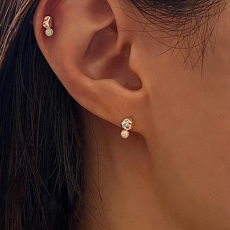 [아몬즈 단독] Natural ball earrings