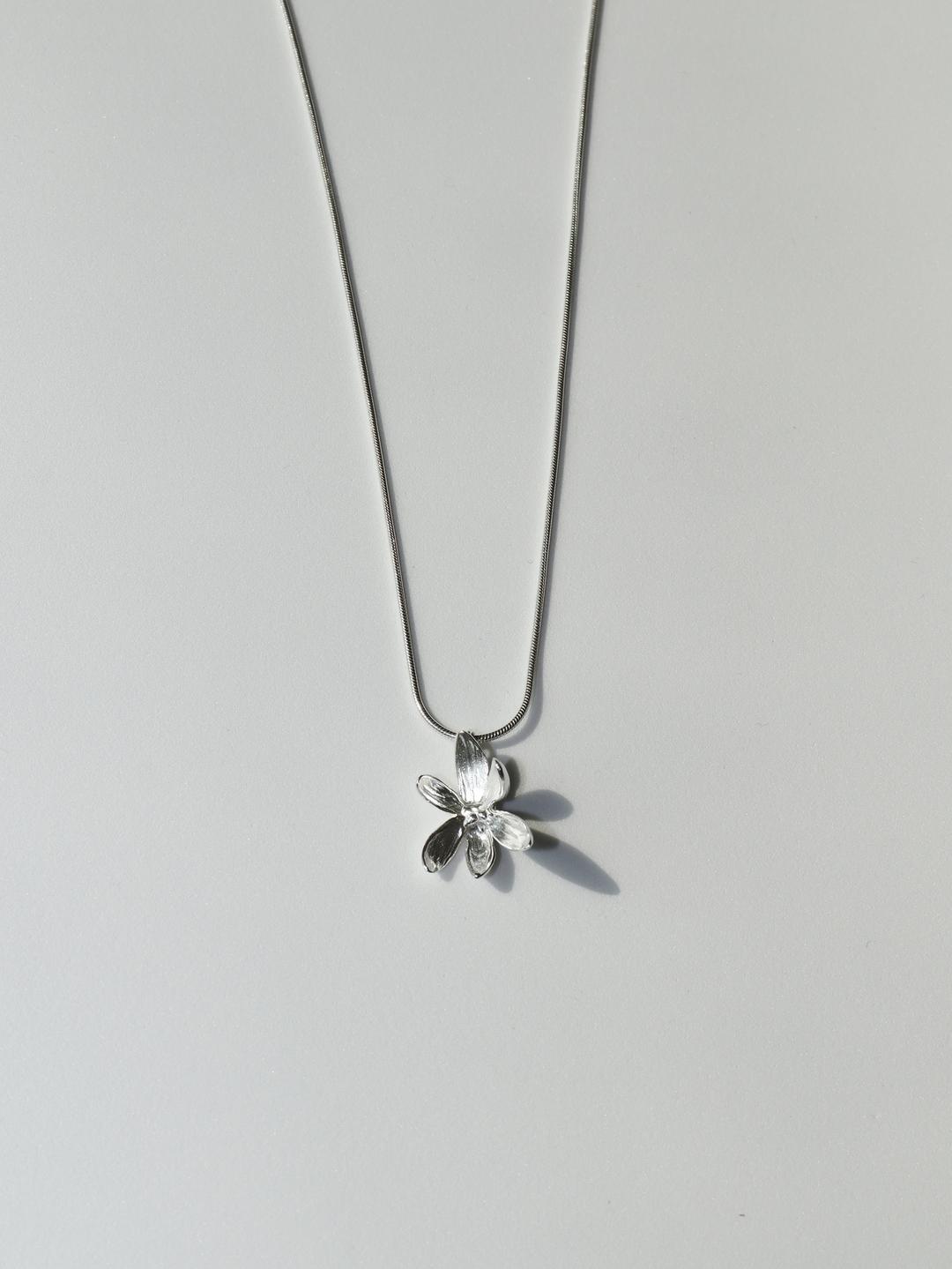 FLOWER NECKLACE (S)