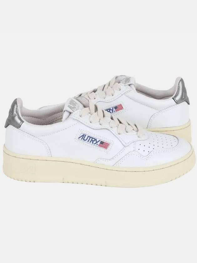 디몬트 21 F/W 오트리 여성 메달리스트 로우탑(화이트/실버탭) AULW LL05   |   발란코드 [9350095]